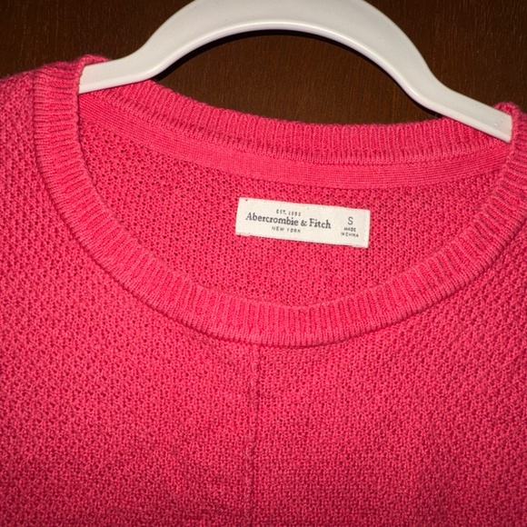 WOMEN'S SMALL PINK (FUSCHIA) SWEATER - Picture 3 of 6